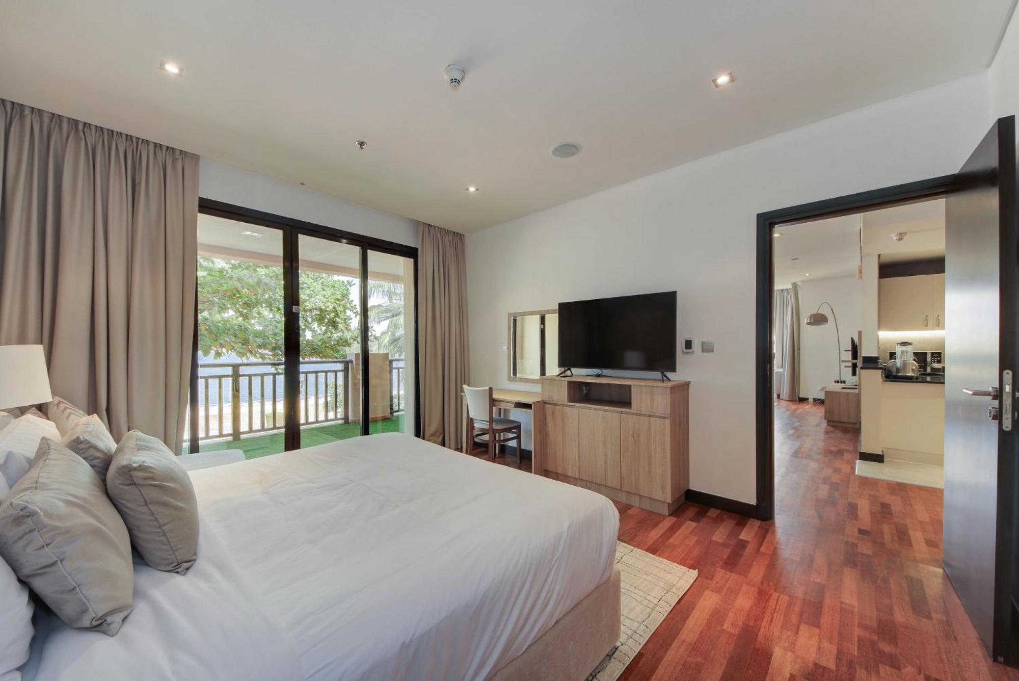 Luxe Getaways Royal Amwaj Palm Jumeirah Resort Apartment Holiday Home Dubai Bagian luar foto